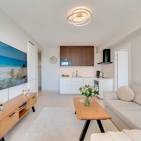 Newly Renovated Sunlit 3 Bdrm Apt With Stunning Views Apartment Marbella