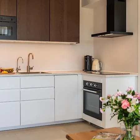 Newly Renovated Sunlit 3 Bdrm Apt With Stunning Views * Marbella