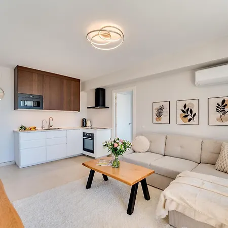 Newly Renovated Sunlit 3 Bdrm Apt With Stunning Views Apartment Marbella