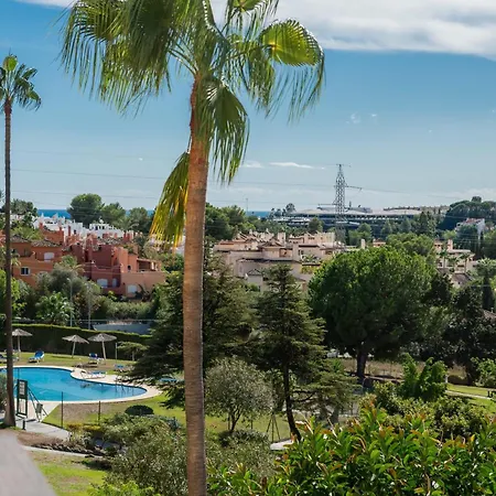 Newly Renovated Sunlit 3 Bdrm Apt With Stunning Views Apartment